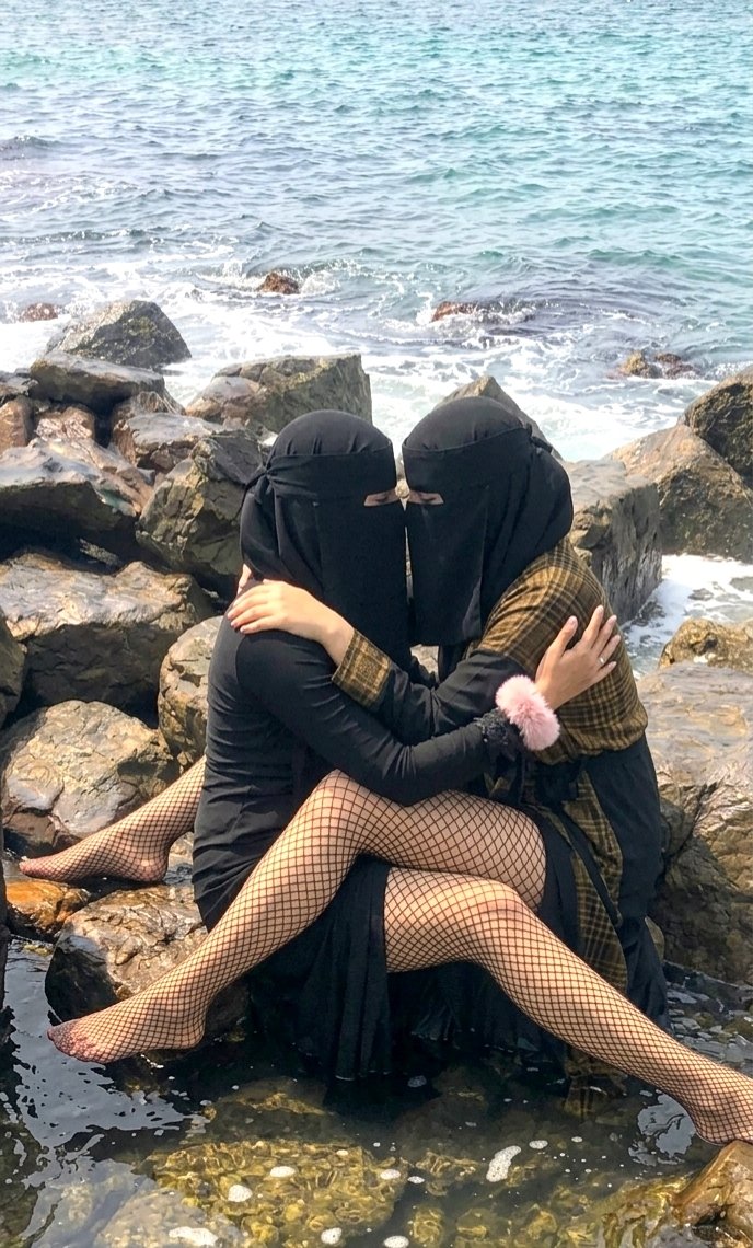 e2xfwz's tweet photo. ماعرف ليه يبغين اصورهم كذا خواتي ف شواطئ جده https://t.co/svkjKBaH9V