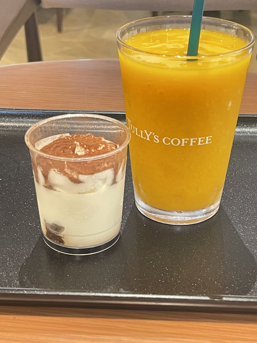 M_0526__'s tweet photo. 美味しそうなマンゴーの飲み物があった https://t.co/H02ZOyWLwr