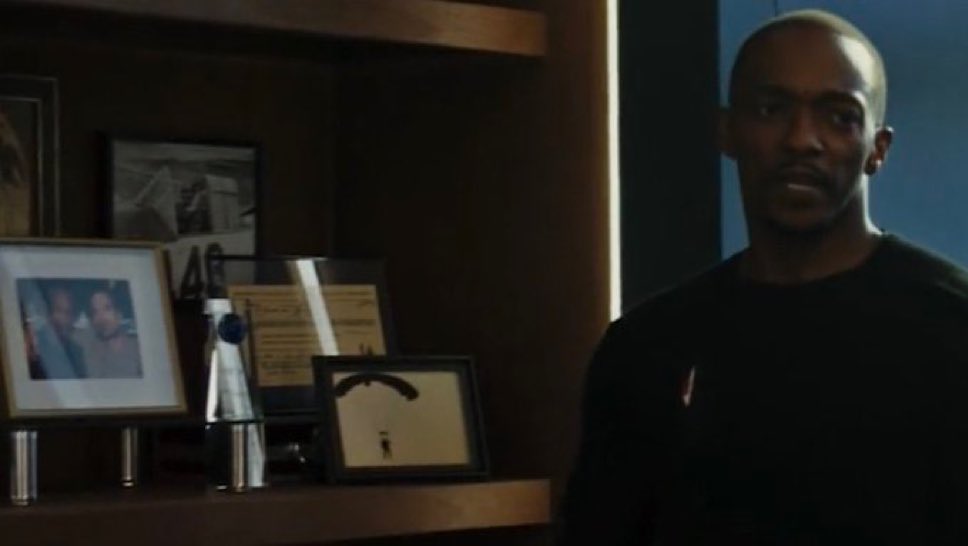 IngSkill's tweet photo. and when the teams assemble at sam’s base and bucky sees the photo he has of them on his shelf https://t.co/8Msi7xzzYc