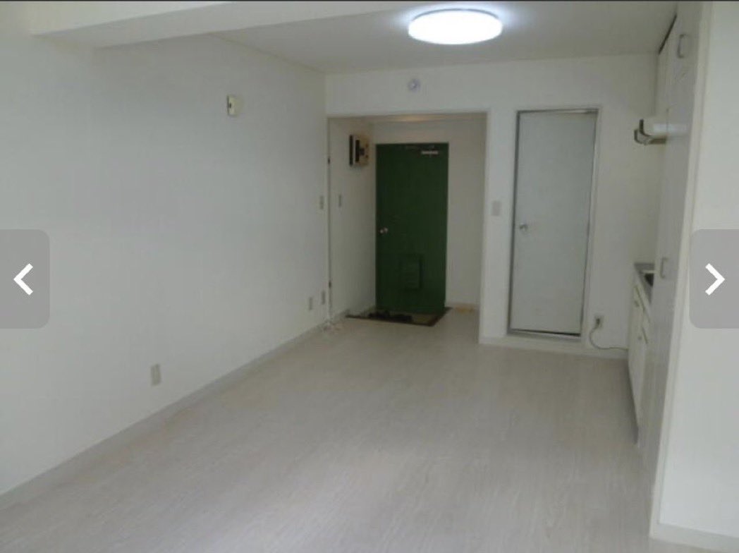 makotopic's tweet photo. 不動産のサイトで部屋の画像を見てたら変なのが写ってた。 https://t.co/zUMKrReoRE