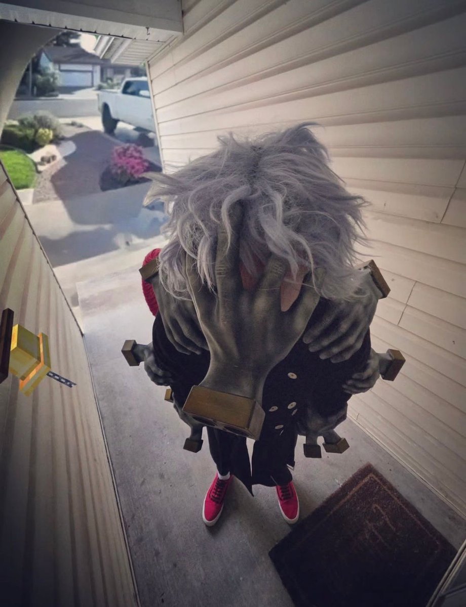 animeposts's tweet photo. Why is bro outside my house 💀 https://t.co/77aFkMRTWN