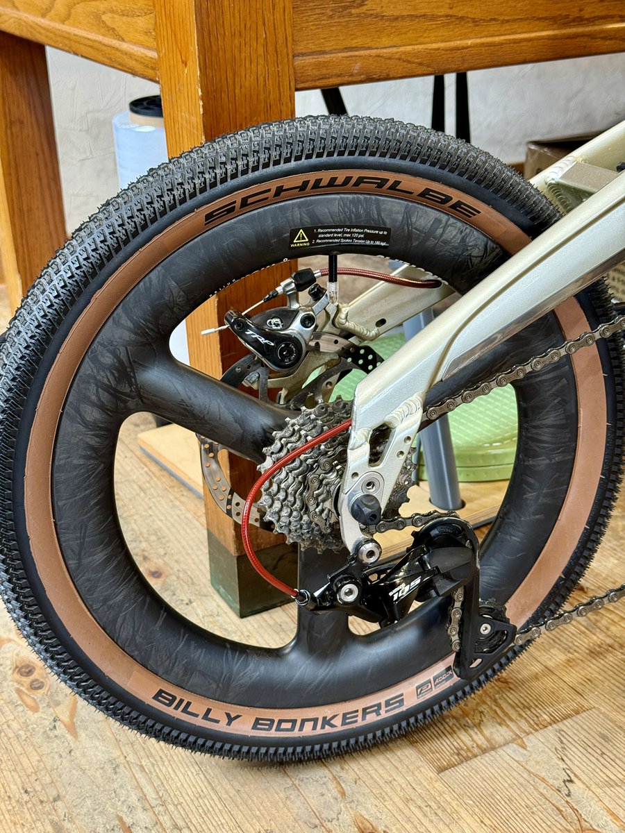 LoroTube's tweet photo. birdy 20R  shooter18 🌪️

#birdy
#bd1
#foldingbike
#Smallwheelbicycle
#ミニベロ https://t.co/C1Y9xlyPpR