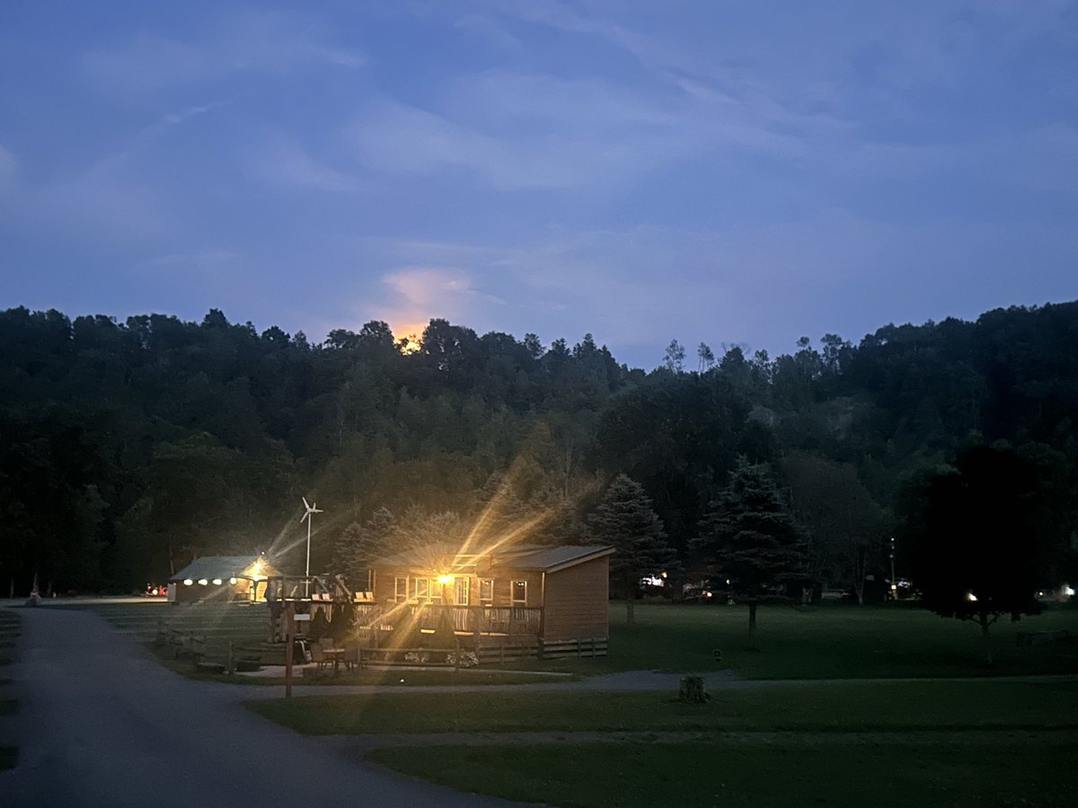 TimKlima4's tweet photo. Peaceful night and beautiful skyline in Herkimer NY!  So many things to do and scenic places in Upstate NY!  #camping #UpstateNY https://t.co/Jg7C3iDzSc