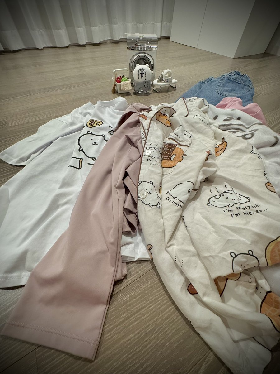 melongomm's tweet photo. 흠...세탁기가 있는데 
왜 빨래를 못 하겠다는거야...?
여행가서 입었던 옷 몇벌 안되니까 
지금 당장 세탁해줘🙂 https://t.co/MriNmYYx6R