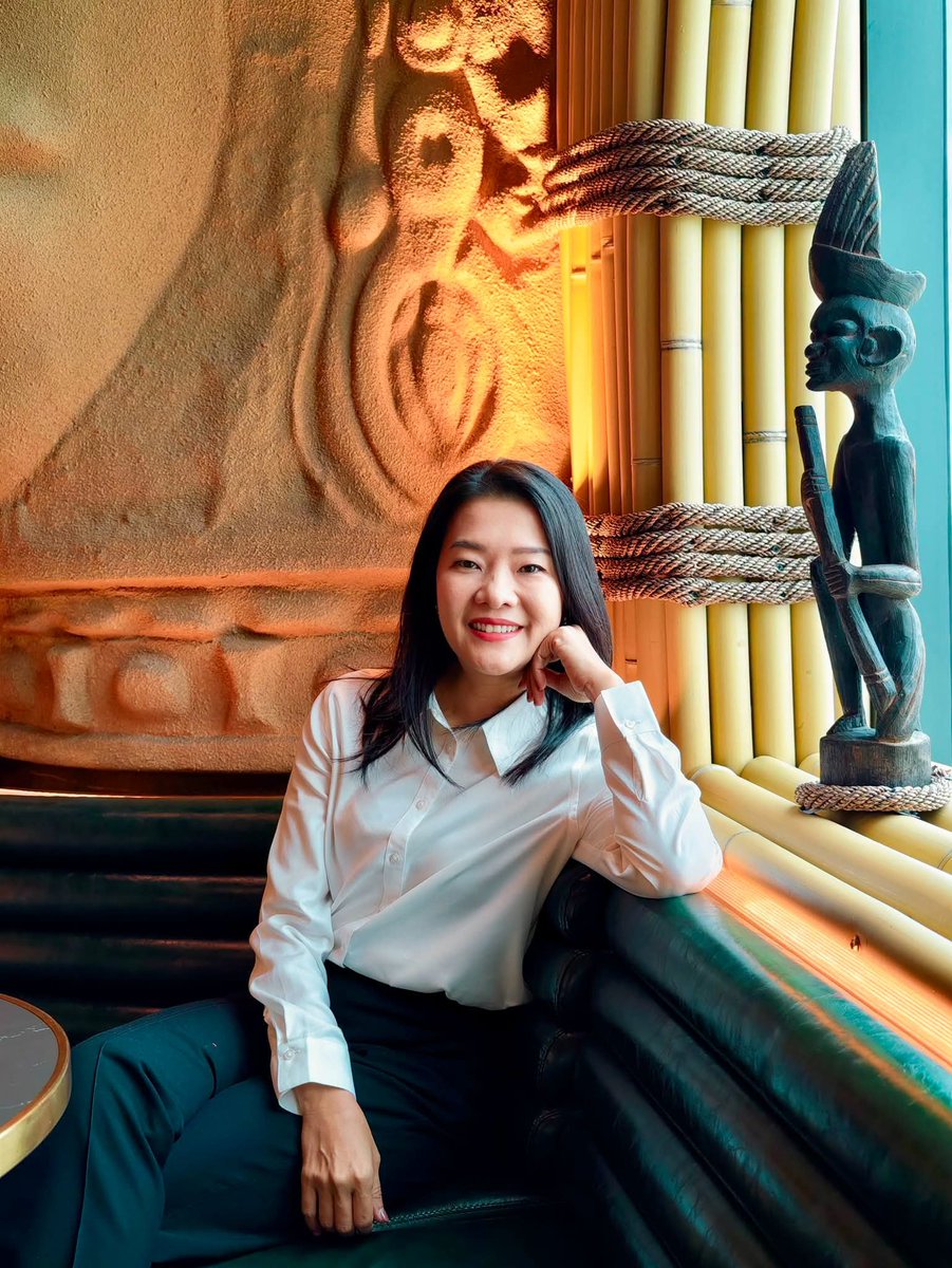 cabubiew's tweet photo. มดอ.พรรคแดง ป้ายอม มีทุกลุคให้ชิมเว่อ 😭🫵🏻 https://t.co/r4Bdw70AFJ