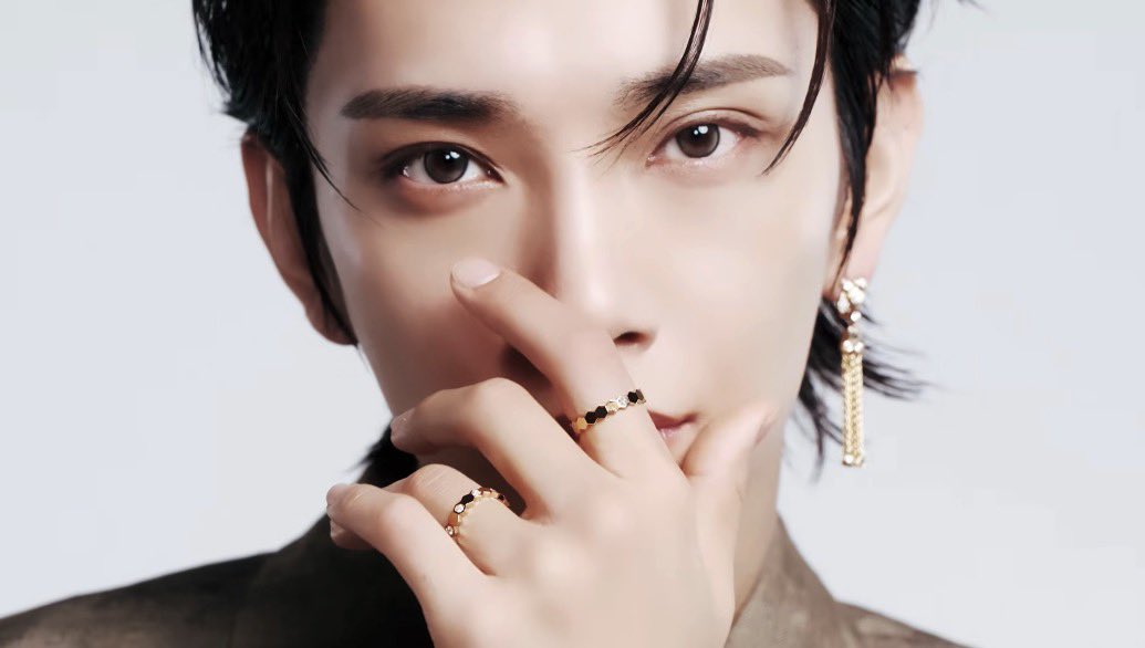 hjszones's tweet photo. JOSHUA in CHAUMET for NUMERO TOKYO #조슈아 https://t.co/kFPALuYHer