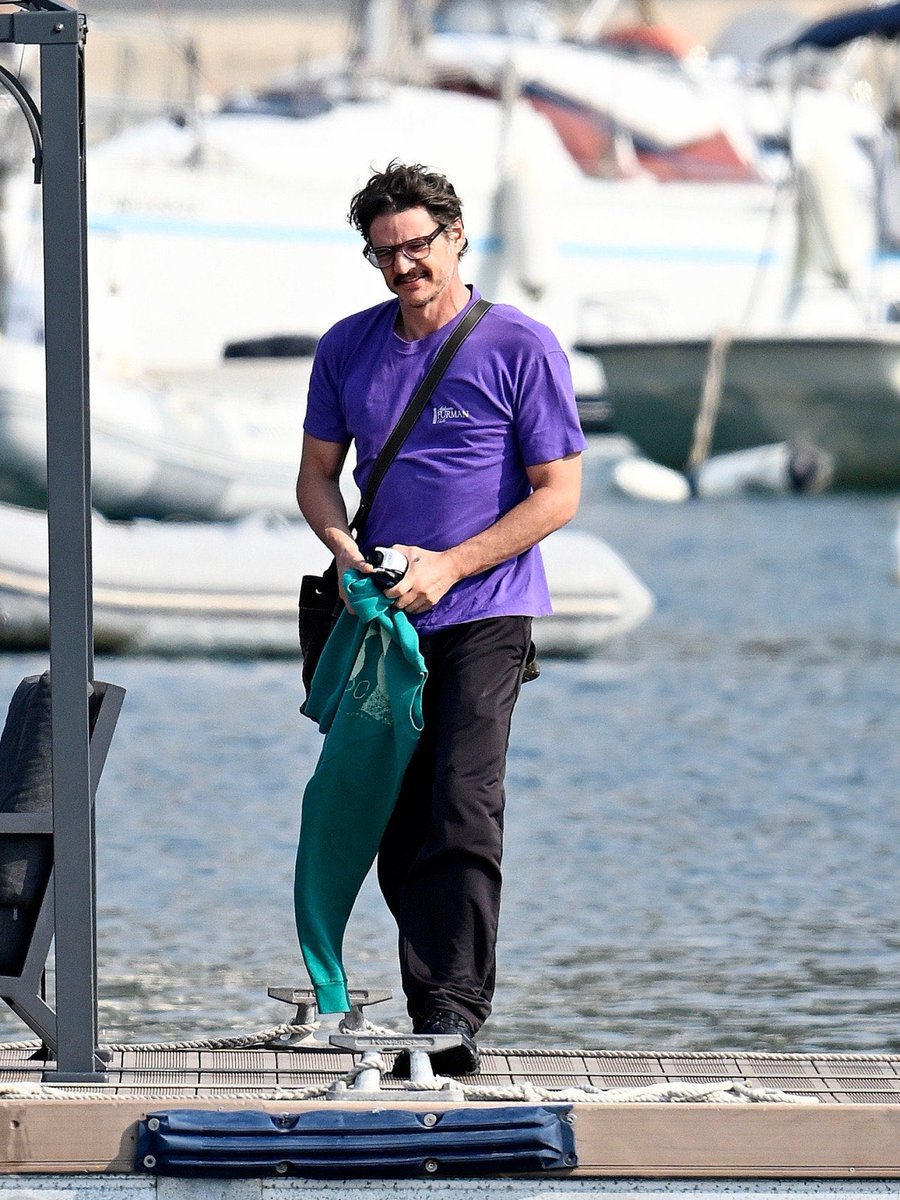 QGPedroPascal tweet picture