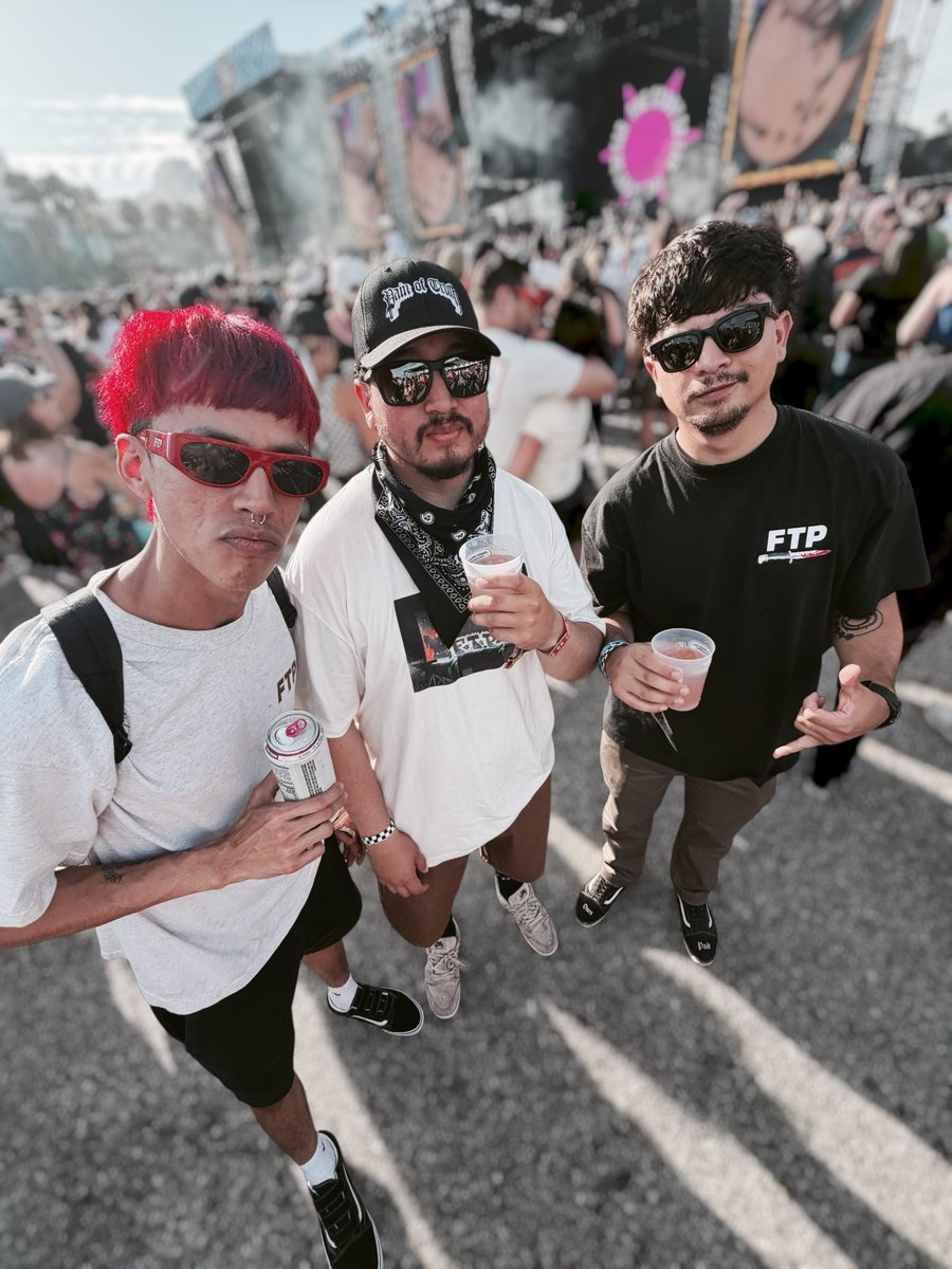 marks2hot's tweet photo. Warped Tour day 1 #2026 https://t.co/HAYaITTRNL