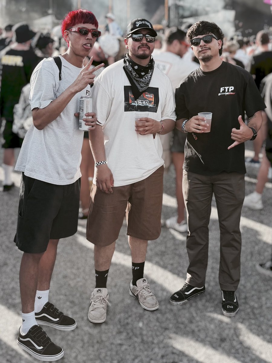 marks2hot's tweet photo. Warped Tour day 1 #2026 https://t.co/HAYaITTRNL