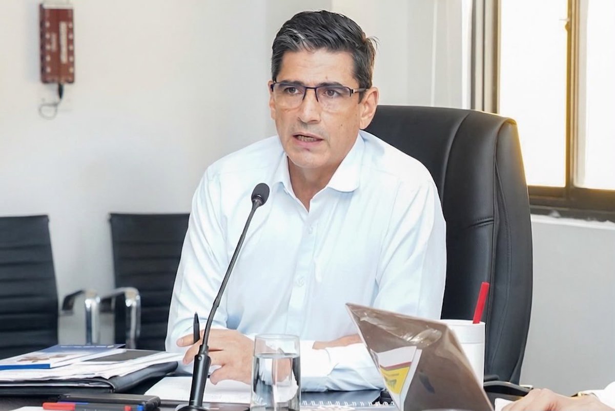 GobdeSantander's tweet photo. La Secretaría del Interior lideró la primera sesión ordinaria del Fondo de Paz, que aprobó una inversión a $23 mil millones para ejecutar proyectos de paz, reconciliación y atención a las víctimas en Santander. https://t.co/c3RjRld5Fz