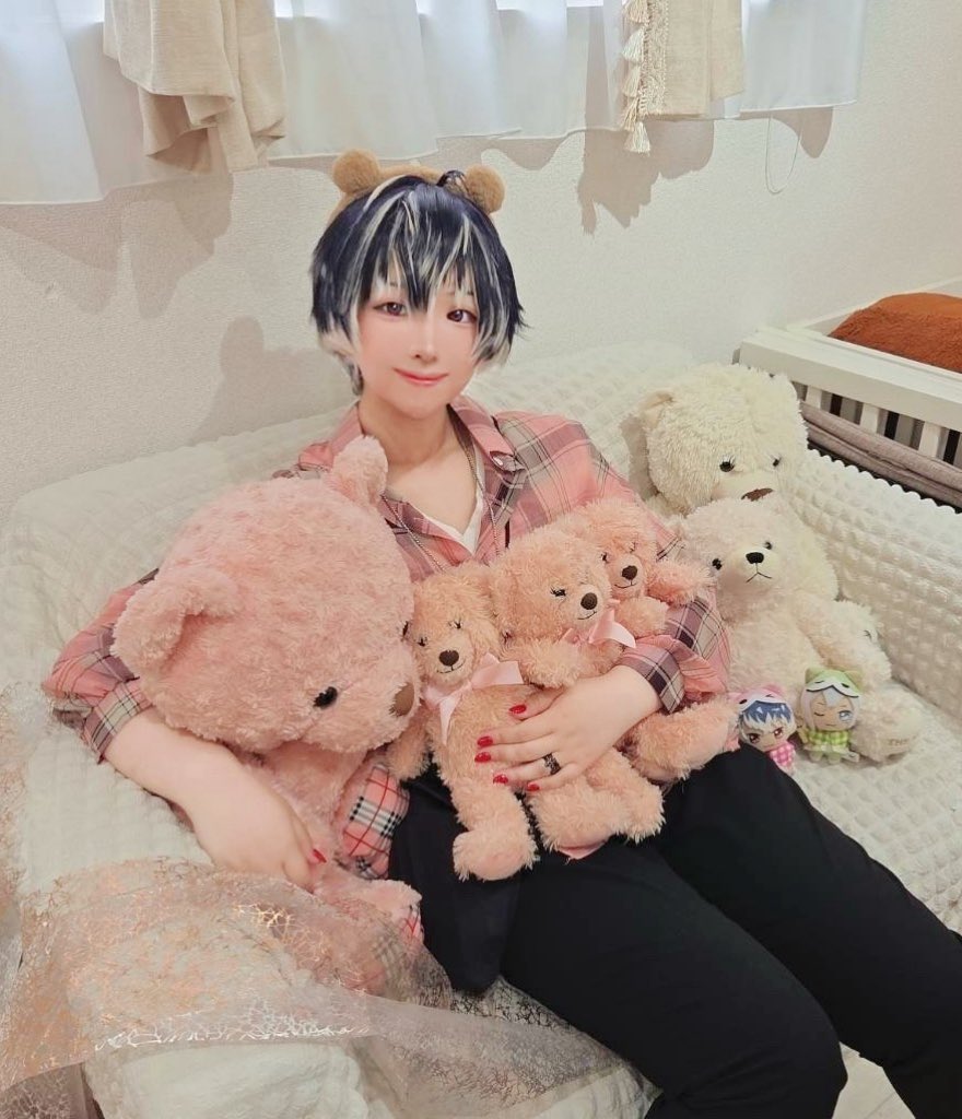 cos_tyaso's tweet photo. Cosplay／I7／🍑
⚠️捏造衣装

ソロの写真発見〜🫵
ピンクのクマちゃん達可愛かったので見て見てしちゃお💖
お隣のどんちゃんﾘﾊﾞﾚは龍兄貴のです✨

#夏しようぜタコパしようぜ0726 https://t.co/lKp3fILvy8