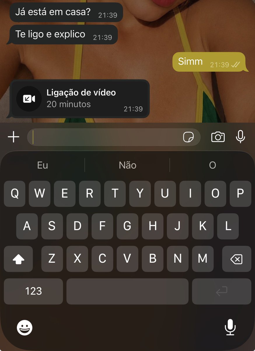 giovannacps_'s tweet photo. Juro, essas ligações de vídeo do nada não se faz com ninguém. To aqui toda descabelada depois da academia e atendo 🫠🫠 https://t.co/jzb5TenHtK