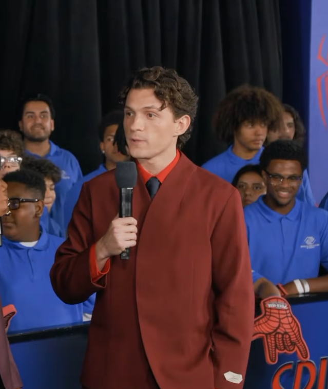 BRMarvelNews's tweet photo. Ele chegou! Tom Holland na premiere mundial de HOMEM-ARANHA: UM NOVO DIA https://t.co/a4SvyKqdLs