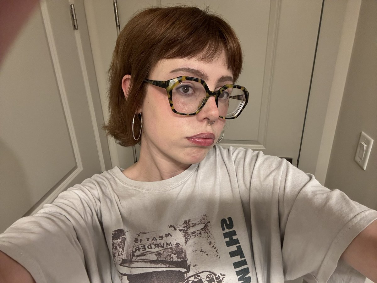 maduhwyn's tweet photo. Hey guys I have eyebrows again https://t.co/z8jtWw4G6B