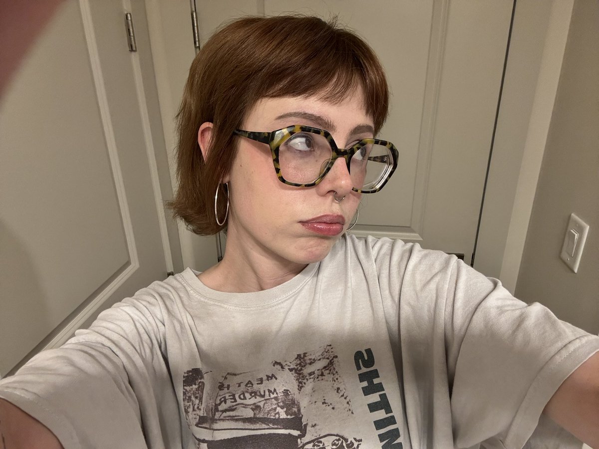 maduhwyn's tweet photo. Hey guys I have eyebrows again https://t.co/z8jtWw4G6B