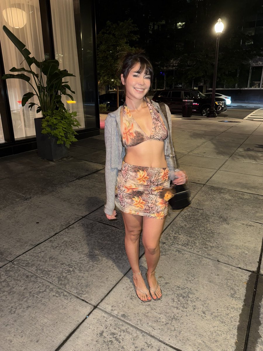 lehlanichan's tweet photo. felt very cute this night 🥰 https://t.co/RMNRzqbkuo