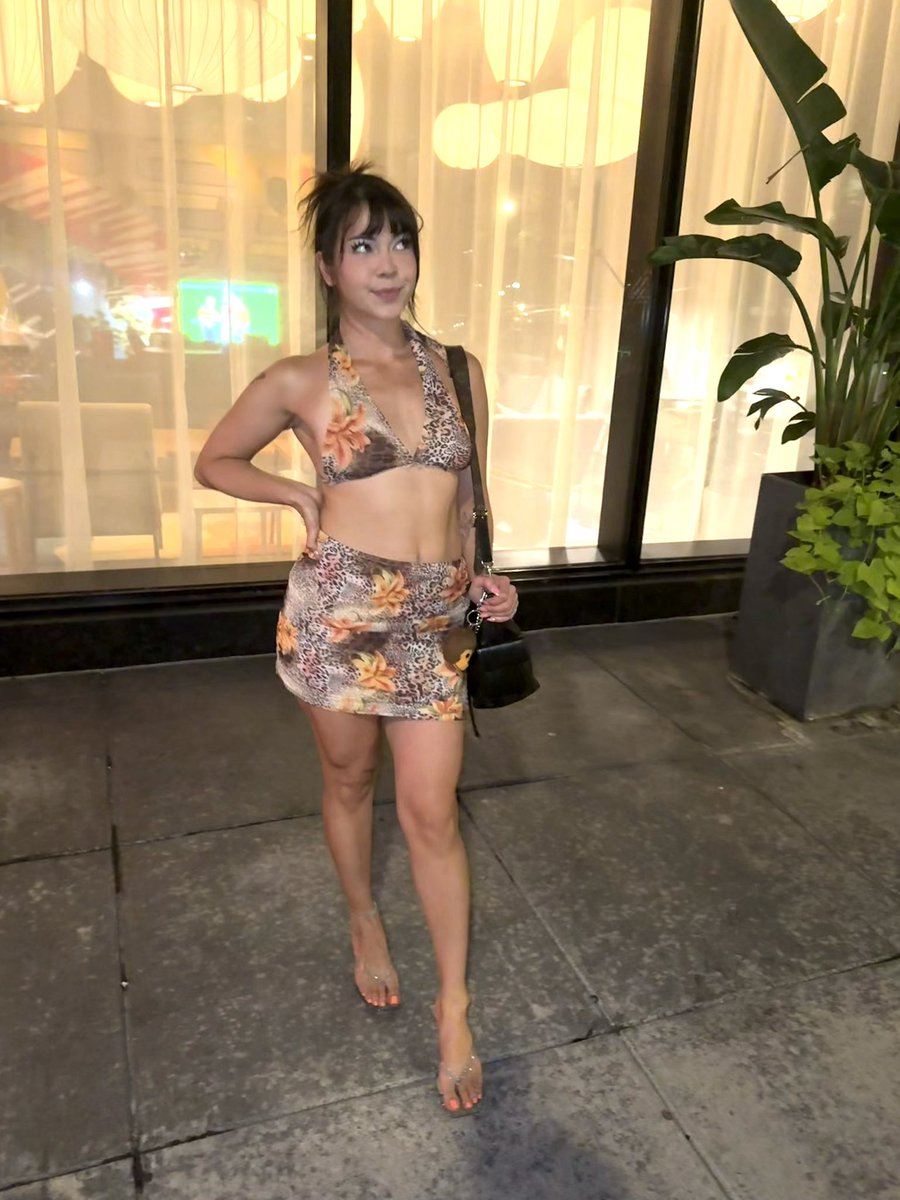 lehlanichan's tweet photo. felt very cute this night 🥰 https://t.co/RMNRzqbkuo