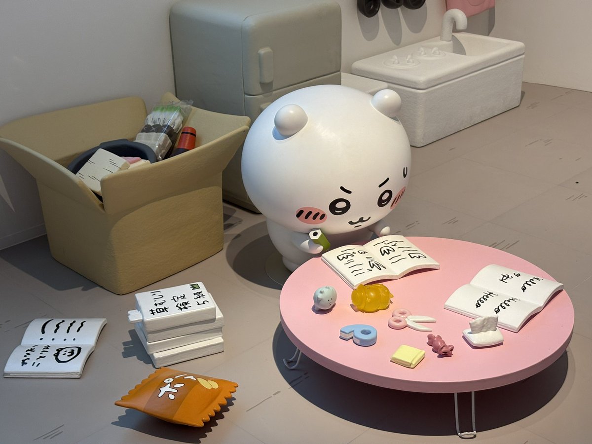 CatandMrFox's tweet photo. 🍵 貓狐茶屋沒有營業的日子～

狐狸先生和憶侎，
也和旅人們一樣在人類世界努力工作著✨

就像可愛的吉伊卡哇一樣💗

偷偷跟旅人說……

憶侎真的好喜歡吉伊卡哇🥹

好期待電影上映✌️

如果旅人願意和憶侎分享，
可以告訴我最喜歡哪位角色嗎？❤️

附上之前去日本吉伊卡哇樂園的照片💕 https://t.co/WhrbslgqSI