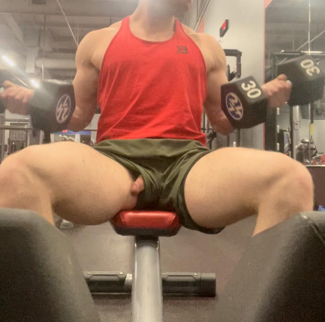 legsofthenorth's tweet photo. #dickslip #upshorts
#gymcock #beachcock #commando
Commando guys in public are so hot, especially when you get a little peak. https://t.co/bfOAJsEGwb