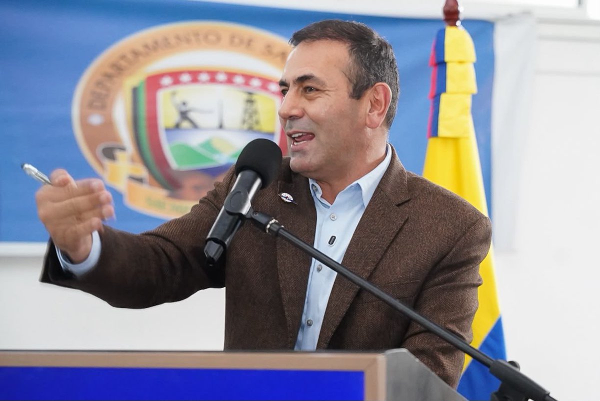 GobdeSantander's tweet photo. Santander reconoce el legado de nuestros veteranos.

Desde la Gobernación de Santander reafirmamos nuestro compromiso con quienes dedicaron su vida al servicio de Colombia. Seguimos impulsando oportunidades de empleo, formación y emprendimiento para nuestros veteranos, porque honrar su entrega también es trabajar por su bienestar y por un departamento más seguro, próspero y sostenible.