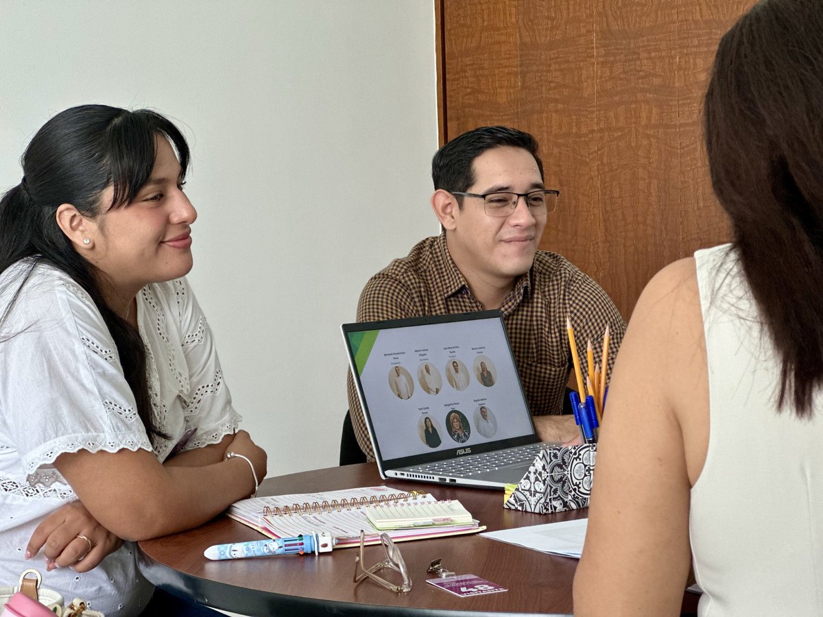 zhazil's tweet photo. Comenzamos la semana haciendo equipo por nuestra niñez. 🙌🏼

Gracias a Mexicanos Primero Yucatán por este encuentro. Seguiremos sumando esfuerzos por crear entornos seguros #AFavorDeLaNiñez. 💙

#DeLaManoContigo https://t.co/VIBHBK18V4