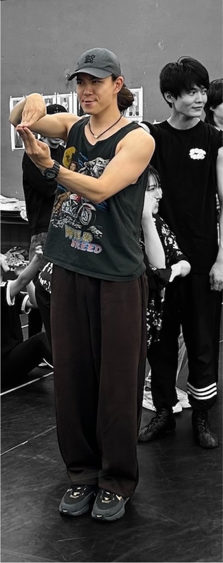 teyanday_MK's tweet photo. てやんでぃ🤚

#ナマステ
M11 の初振り付けの時の"新幹線"

のぞみ700系になりたかった男の顎です。

#城之内くんは凄い https://t.co/XaxcKRgbHp
