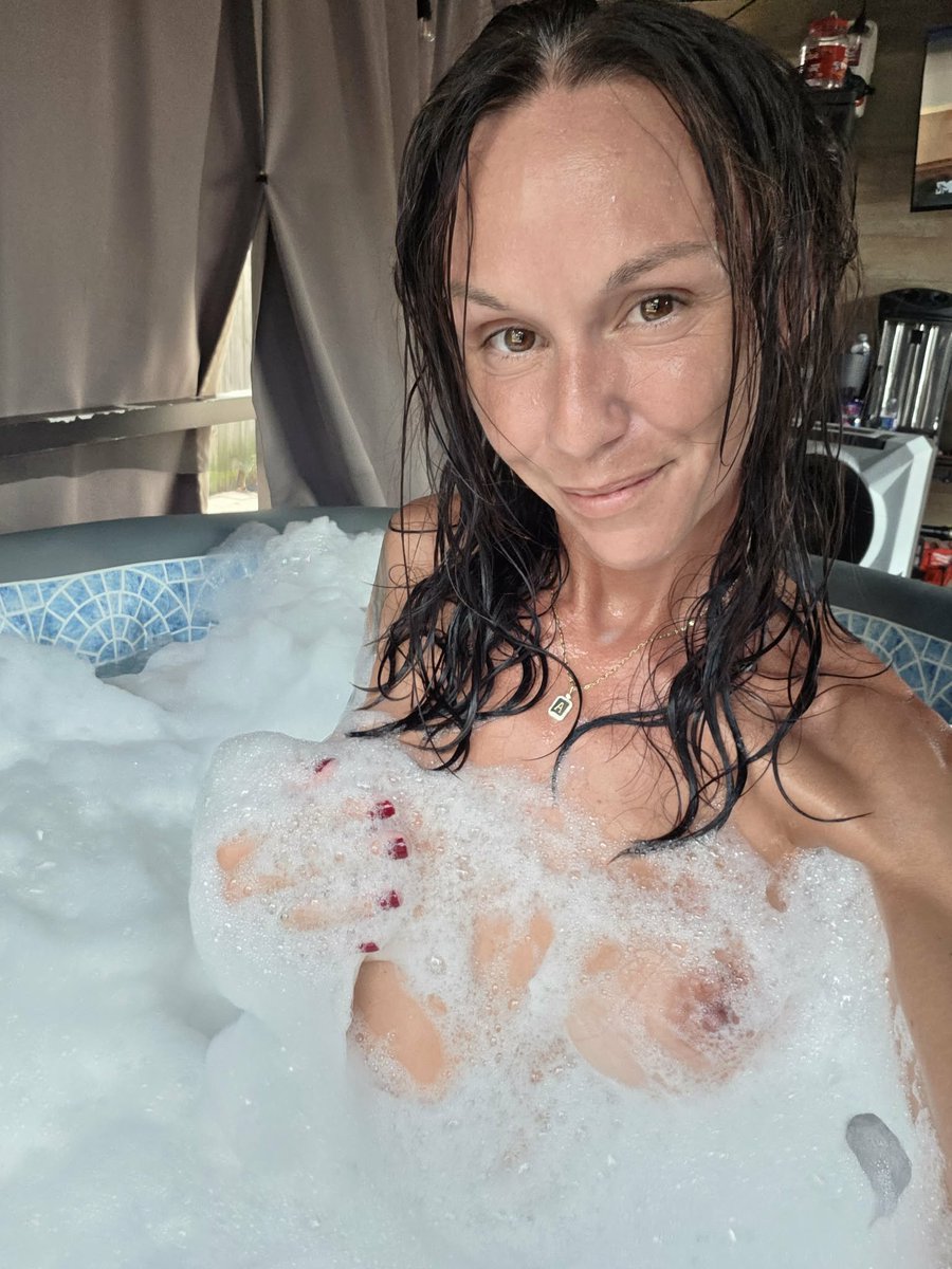 ashafterdark69's tweet photo. @Jessie_mp3 I always try and make the comment section interesting https://t.co/ypNvo5rWSy