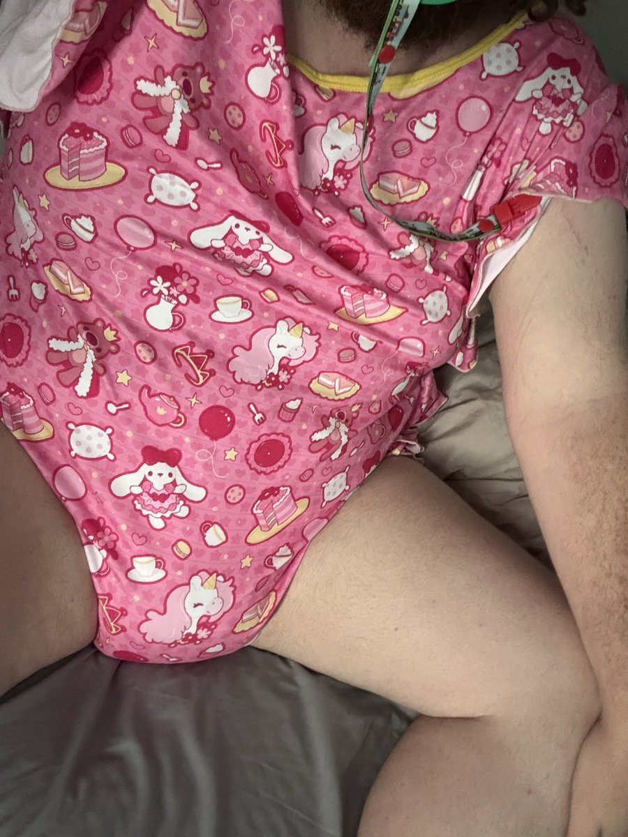 AfterDarkFruits's tweet photo. Do you like my new onesie? I love being such a ruffle butt! https://t.co/u2hLBCSVKW