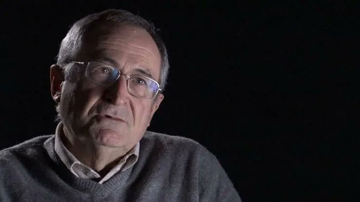 deleslletres's tweet photo. Ha mort el Dr. Ramon Lapiedra, el rector de la Universitat de València que amb una cultura extraordinària va saber plantar cara al blaverisme, va democratitzar la Institució i la va obrir plenament al País Valencià.
Descansi en pau aquest excel·lent rector i persona. https://t.co/jxfSJeDw4H