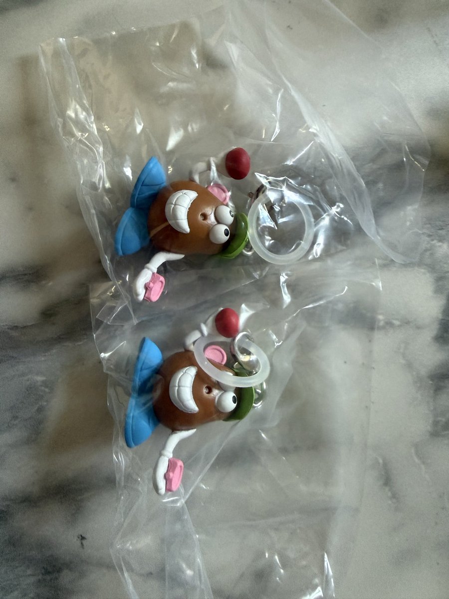 __ayn8's tweet photo. ミスター＆ミセス・ポテトヘッド めじるしガチャマスコット

譲　ミスターD

求　ミスターB 

郵送での交換希望 https://t.co/UNvNJOuSvu