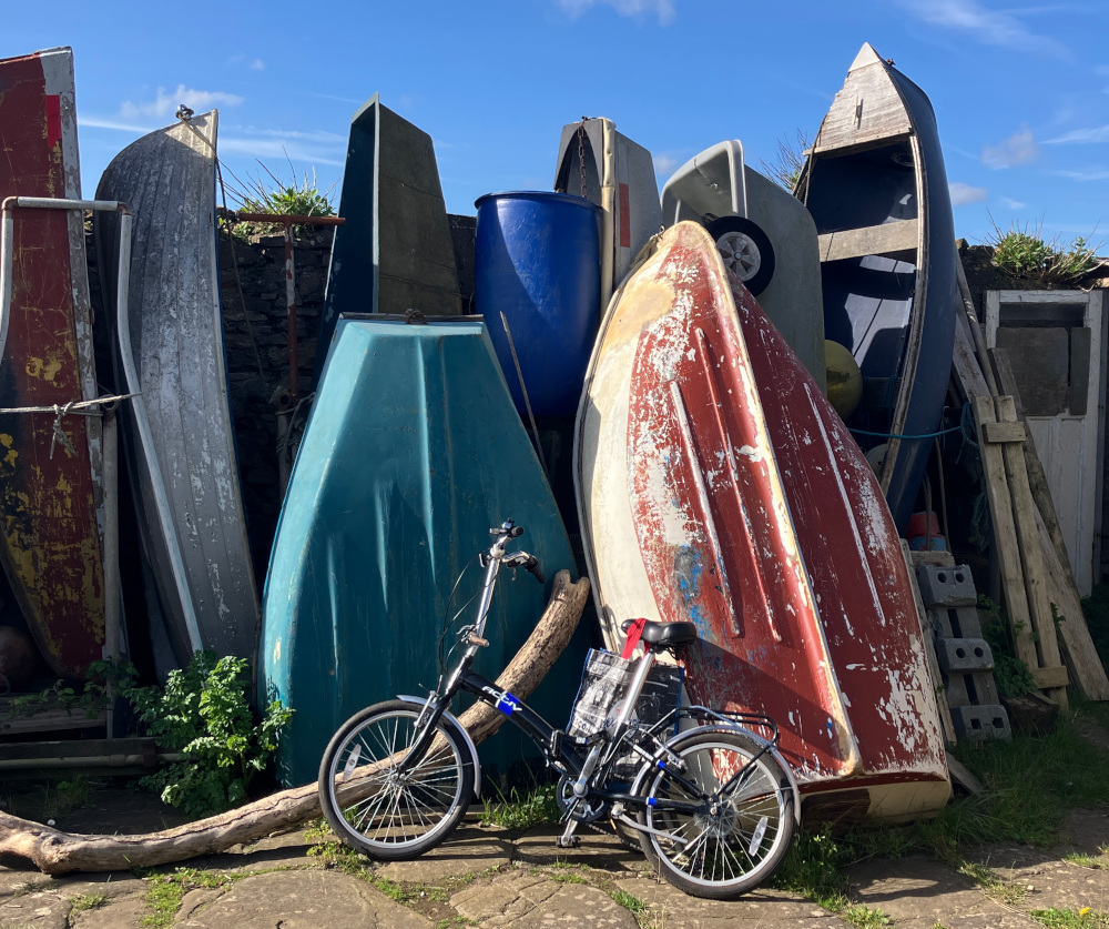 JudyDarley's tweet photo. Writers! Clevedon Litfest's Flash Fiction &amp; Poetry Awards need your words. I'm #Flash judge with @KevlinHenney. Here's a #writingprompt: Near Clevedon’s Poets’ Walk, all seems calm. What happens if you add a storm &amp; high tide?
More ideas &amp; entry info: https://t.co/iqW4IArO5F https://t.co/fUvSaqcE8B