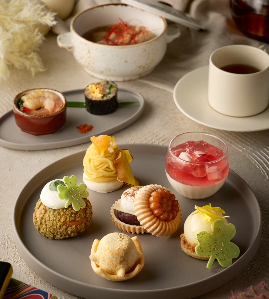 fashionpressnet's tweet photo. 「韓国アフタヌーンティー」“ドバイチョコ風”きなこ餅や幸運のクローバーシュー、ハイアット セントリック 銀座 東京で - https://t.co/UHvT1M6Agw https://t.co/YI6gjhlczs