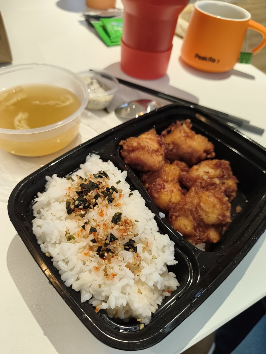 _ToToRoTY_'s tweet photo. When it rains, it pours, takeaway time for us https://t.co/nTqbLXkVv0