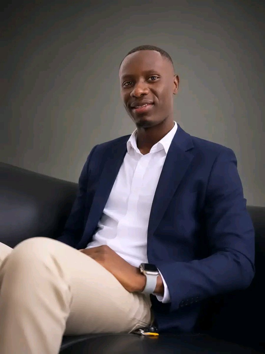 taye8962's tweet photo. The day I will get involved in any  government committee....... trust me uganda 🇺🇬 will see 👀 👌 light..... you people need someone who can really change the whole system 💯 👌..that country needs new reforms basing on reality not excitement 😒.... @taye8962 https://t.co/AoDzQJKIiJ