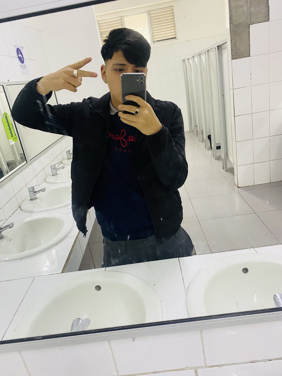 Manriquezmcv's tweet photo. Colegial✌🏽 https://t.co/1SSUkxLC1v