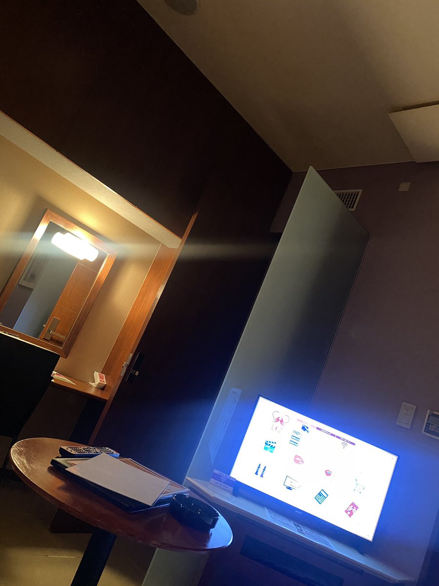 Yusuke6788's tweet photo. 立町を走行中、たまたま外を歩いていた子がドストライクの顔とスタイルで、勇気を振り絞って｢お店どこですか？？｣と聞いたら教えてくれました😜

即呼び→最高の瞬間となりましたがな😜

これができるかできないかで人生変わる😜 https://t.co/XUPxPQSYap