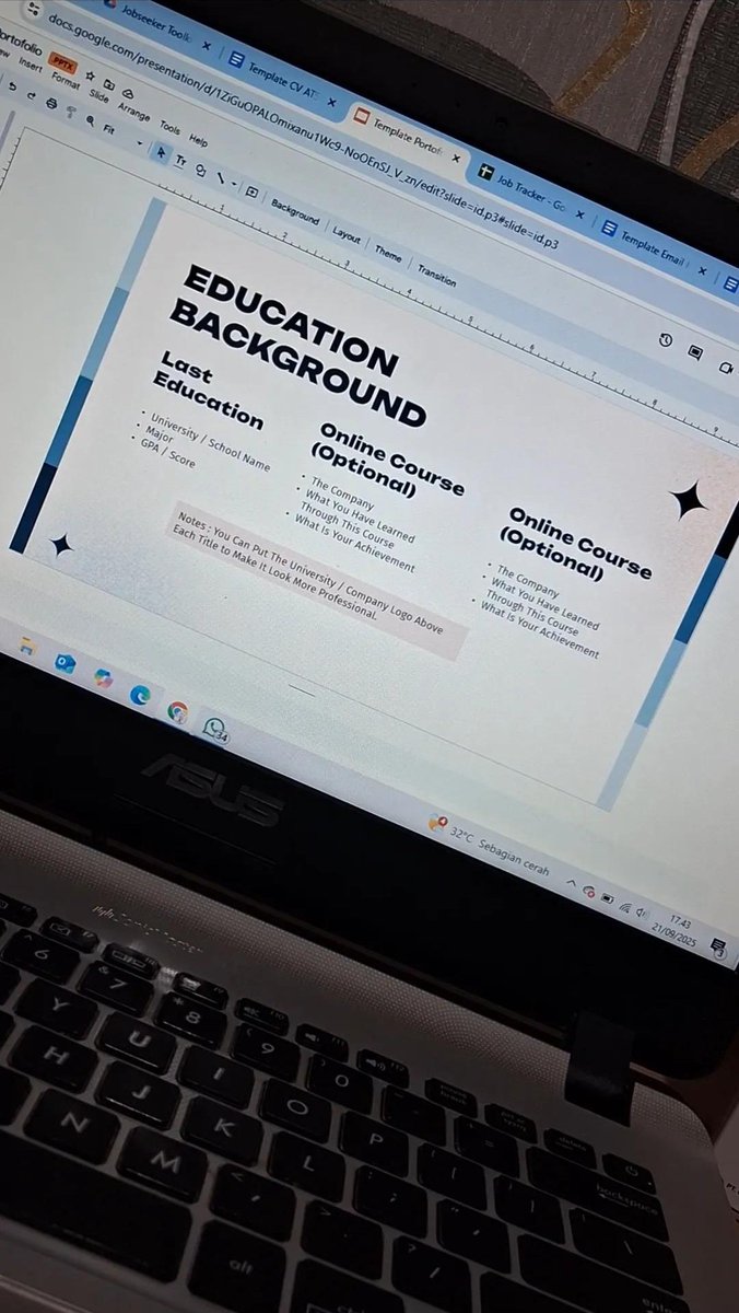 ichelishere's tweet photo. Udah ada 30 list pertanyaan yang paling sering ditanya pas interview HRD, Usher, sampai tahap final. 

Gak cuma itu aja, isinya juga include CV ATS, Portofolio, Jobtracker, dan Format Email Kerja. Yang mau bisa akses disini : https://t.co/GHsj9F4PL6 https://t.co/wGImX6CQjD