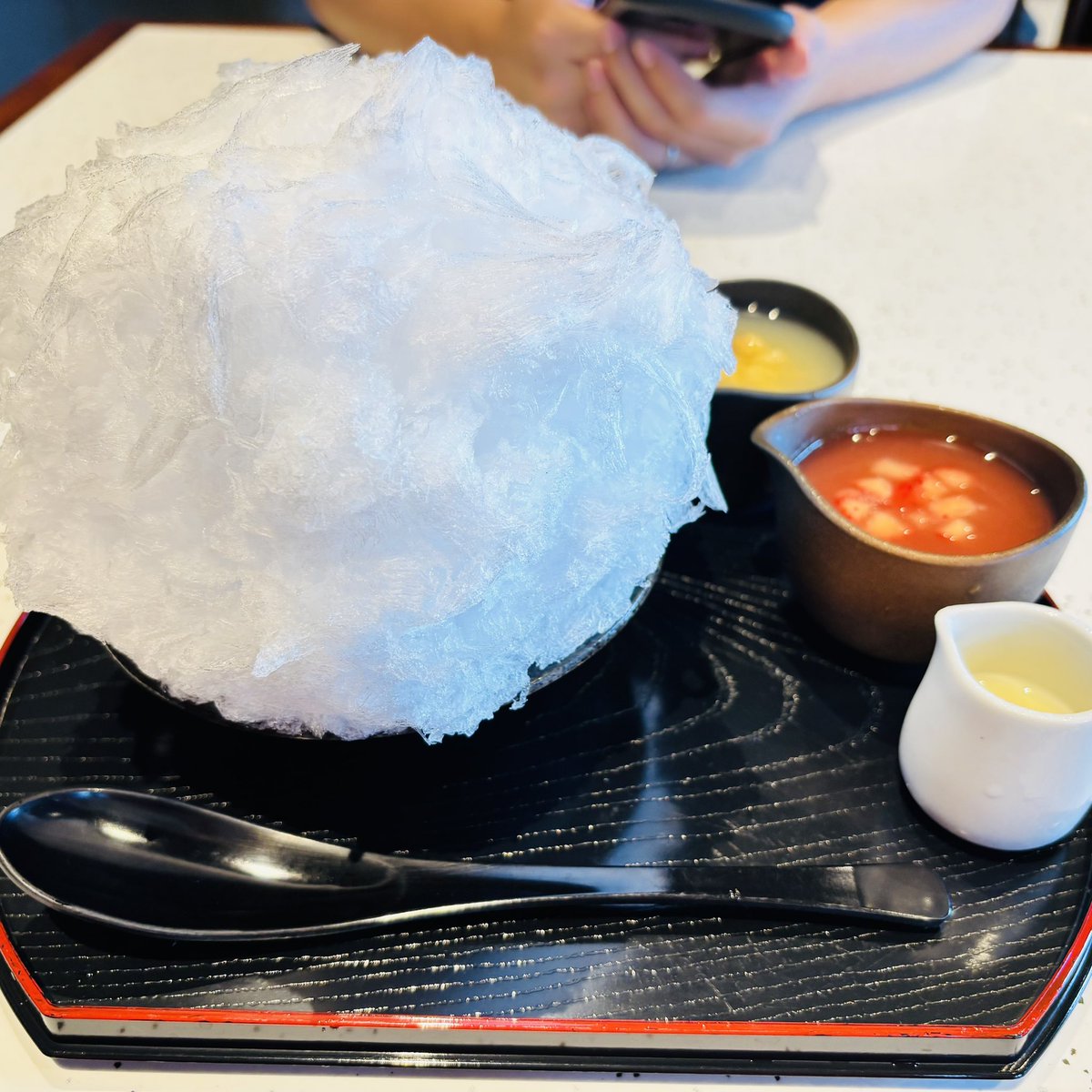 ummp_pp's tweet photo. 天気わるくて富士山見えたの1回しかなかったんだけど
おいしいのたくさん食べて幸でした🫶🏻 https://t.co/3rzzgJz0kX