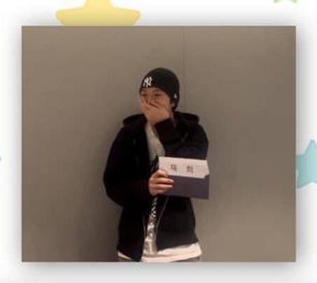 saku_yapper's tweet photo. @ppyuariz tell me abt it 😭 this was him when he got it https://t.co/dXY4nGOeRr https://t.co/eSuLf0tYwN