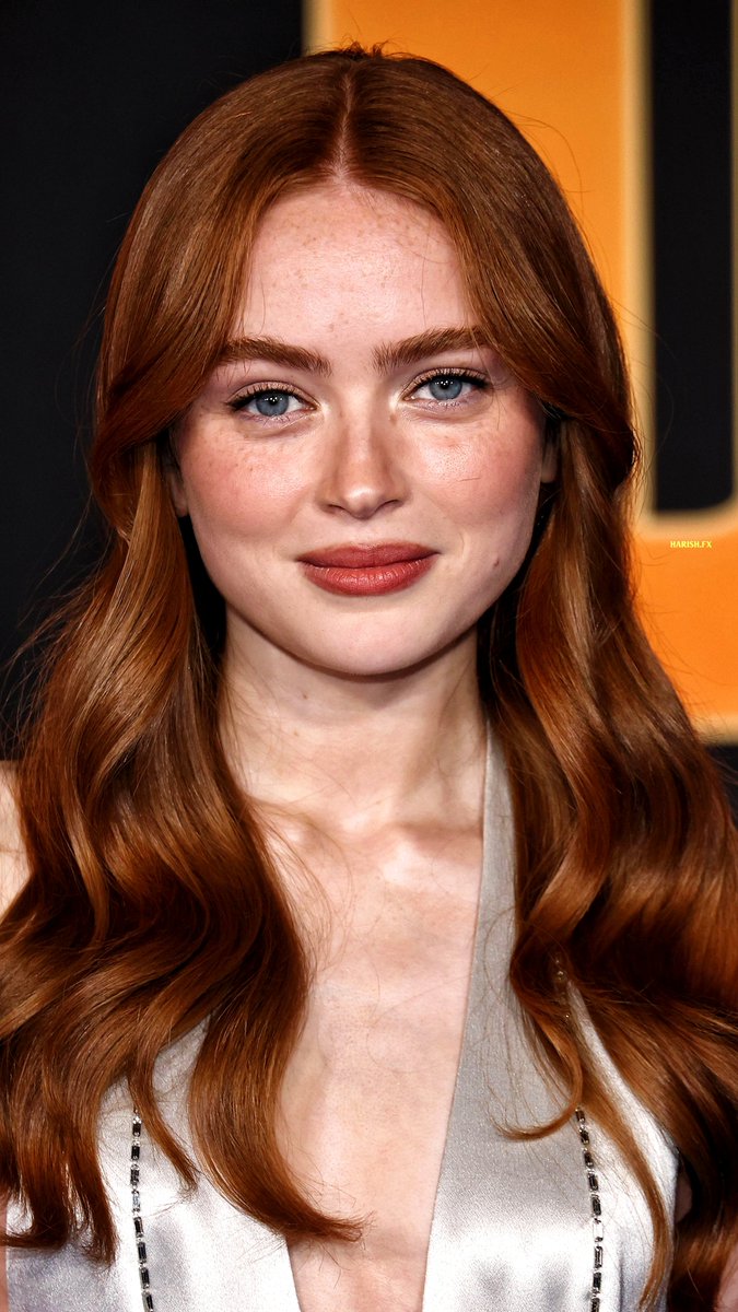 Harishsj16's tweet photo. Sadie sink 4k wallpapers 🌡️ set of Spiderman premiere 
#sadiesink #zendaya #spiderman https://t.co/sXuSaZEX9v