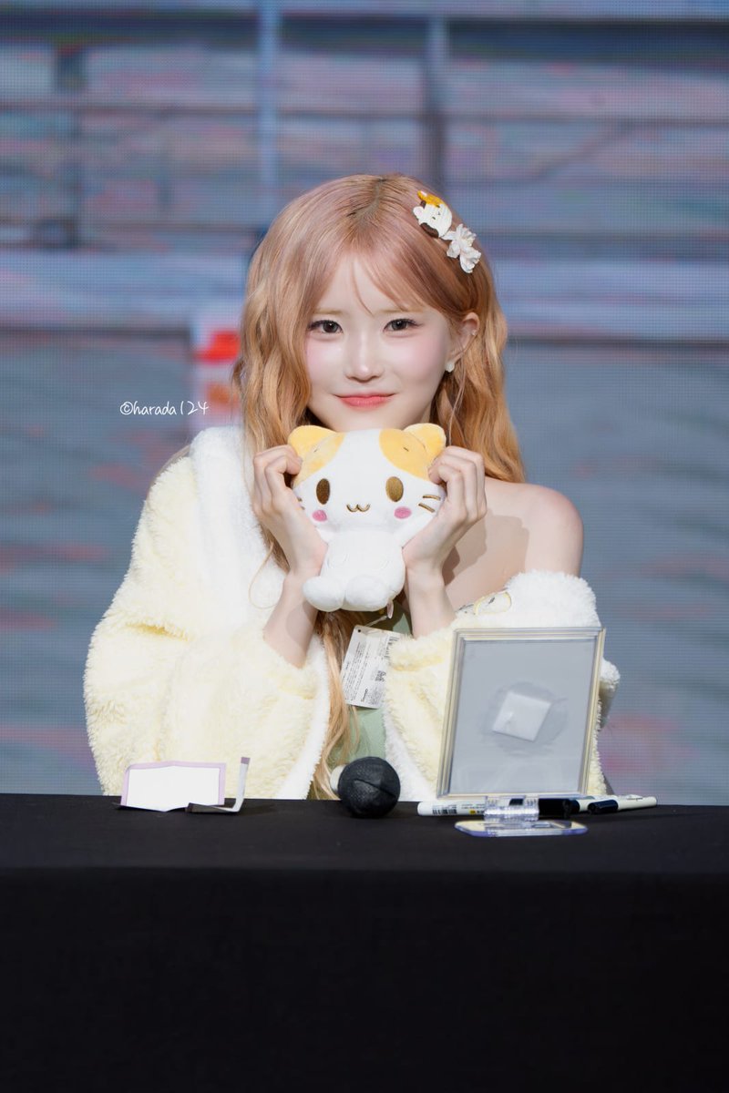 harada9_29's tweet photo. 260726 fromis_9 JumpUp fan sign

🐹

#fromis_9 #프로미스나인
#송하영 #하영
#SONGHAYOUNG https://t.co/x5VxQIF55O
