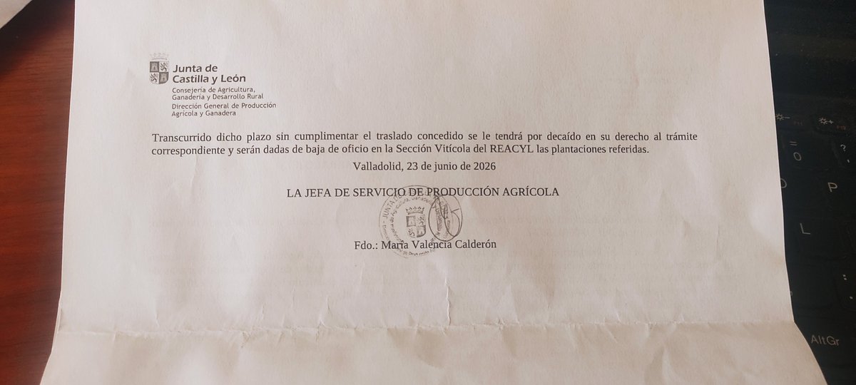 daviddomingosa2's tweet photo. Supongo que son estas cartas, que mandaron a los habitantes del Valle del Alberche, y los plazos indicados, lo que motivó mi premonición de un gran incendio que iba a arruinar toda esta comarca. 
Casualmente, pocos días después ya tienen preparada una Ley de Emergencia Climática https://t.co/8nhdLl13Wa
