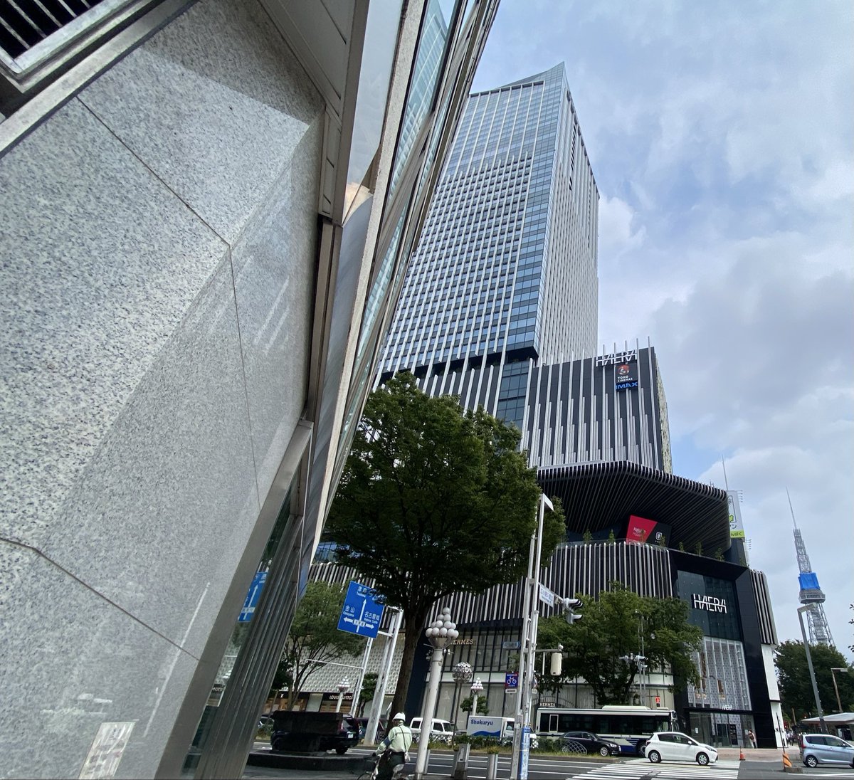 manbou193's tweet photo. 久々に会う友達と栄のHAELAの店名が読めないイタリアンのお店でランチしました❣️
ビール1杯1100円🍺高っ‼️
ピエールマルコリーニさんのお店では熊谷真実さんと東海テレビの高井アナウンサーがロケをしていました📹
みんなで(熊谷さん)「顔ちっち��‼️」と言いました😆
#HAELA https://t.co/E56337Dj9O