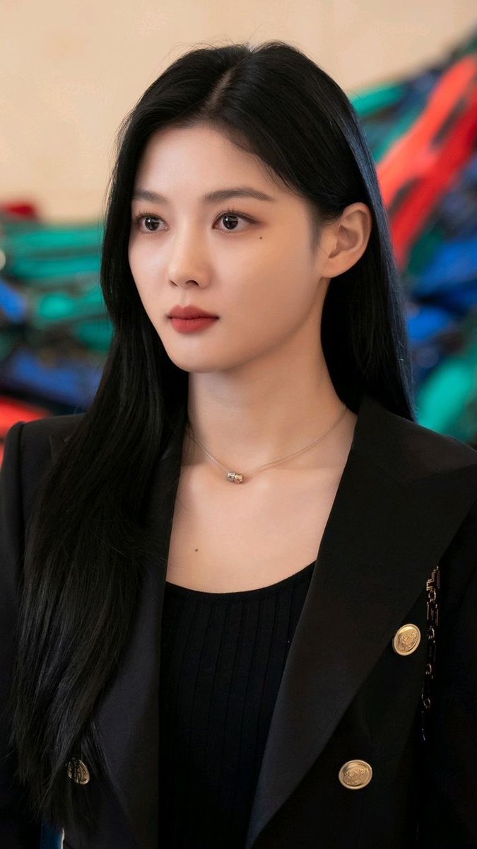 DaebiMama001's tweet photo. Who is your favorite female CEO?

1. Yoon Seri - Crash Landing on You
2. Do Do-hee - My Demon
3. Hong Hae-in - Queen of Tears
4. Seon Hui-ju - Perfect Crown https://t.co/GfUGW2npwI