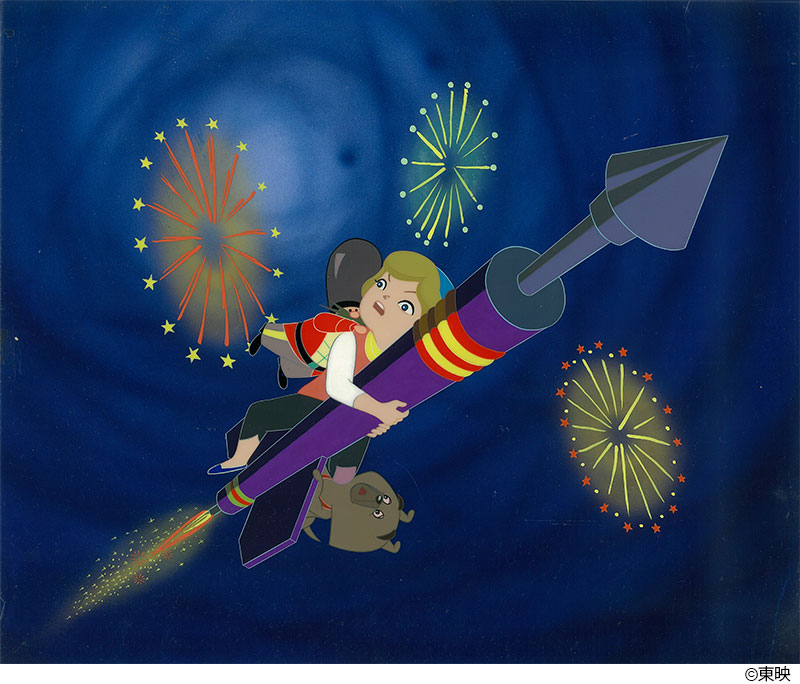 tominekoyouko's tweet photo. 映画アーカイブ『#ガリバーの宇宙旅行』(1965)。孤児のテッド少年は野良犬のマック、兵隊人形の大佐とガリバー博士のロケットで宇宙旅行に出発する。目指すは青い希望の星。東宝特撮映画の参加も多い関沢新一の脚本を黒田昌郎が演出した東映長編初のSFファンタジーで時間の逆転などのアイディアも利いている。テッドを演じる坂本九の声音を生かしたミュージカル展開もいい。ファンタジックな舞台設定と上品な色彩、初作画監督の古沢日出夫の新感覚を感じさせるデザインなど通常の東映長編離れした魅力があり、どこかフランス映画を思わせる独特の香気にファンも多い。広大な宇宙を表現する撮影の工夫も見られ、冨田勲の音楽も気宇壮大だ。まだ動画マンにすぎなかった宮崎駿が終盤の重大な改変を提案し原画も描いたことが有名だが、むしろ見るべきは主人公が夢に希望を得て元気に生きていくラスト。それは作り手が夢＝ファンタジーの持つ力を信じている表われで、宮崎の改変も呑み込む強さを持っている。光線のフォルムの斬新さやエンジェルの可愛さも特筆。ちなみにキングギドラの引力光線(光学作画の名手・飯塚定雄の手になる)は前年1964の東宝特撮映画『三大怪獣　地球最大の決戦』(これも関沢脚本)で初登場している。