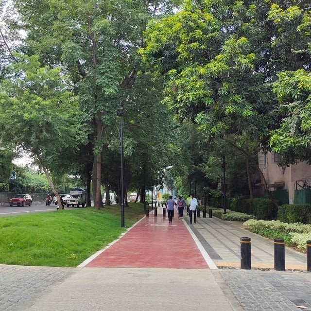 InfraholicR's tweet photo. India when our Municipalities do their work honestly https://t.co/cWHfnq3zyb