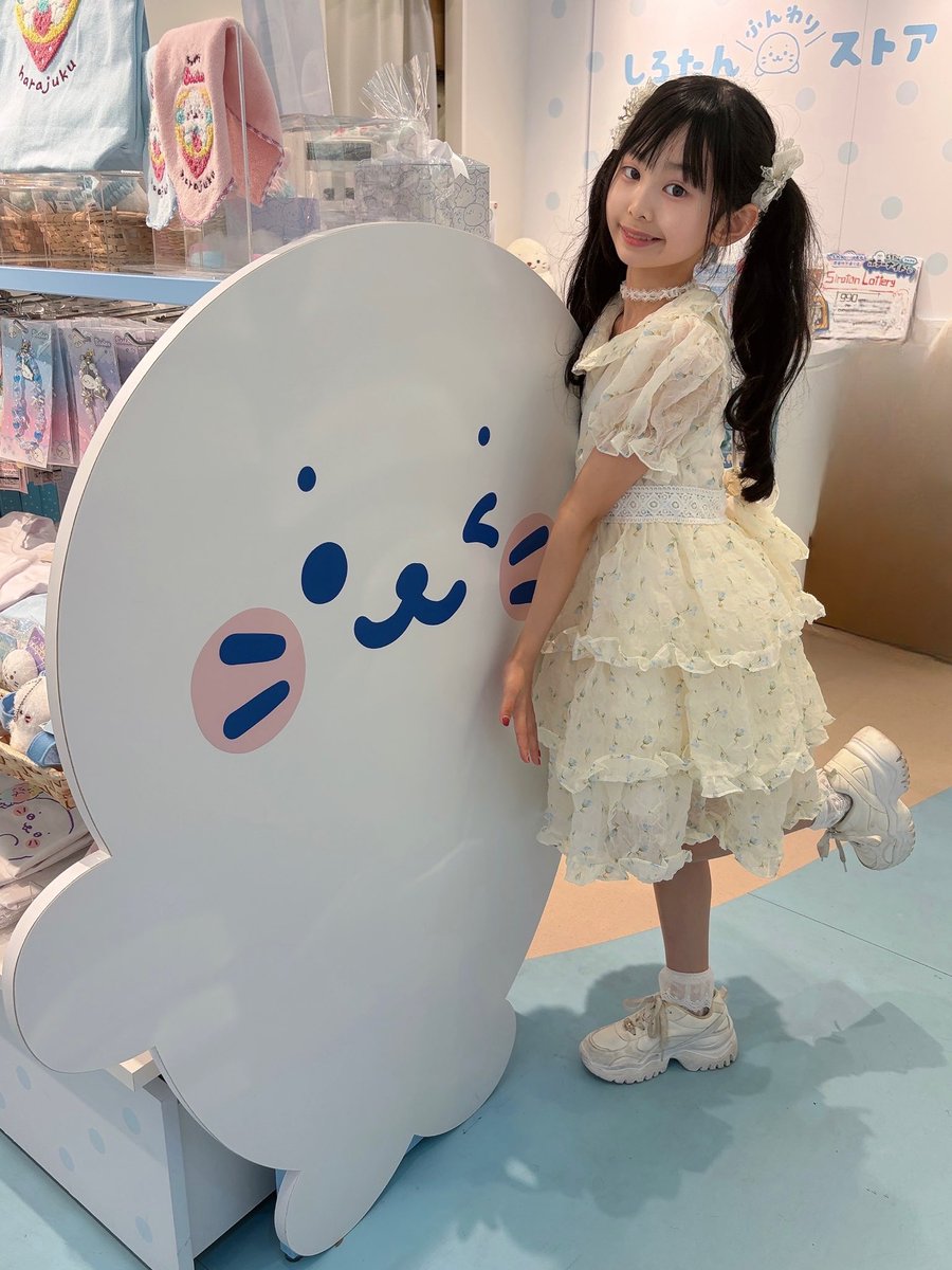 riiichan_0123's tweet photo. 原宿に遊びに来たよ🎀💕

10円パンおいしかった〜😋🧀✨
しろたんストアもかわいすぎて幸せ🫶🤍

次はどこに行こうかな🛍️💓

#めんたい娘 #月島莉花 https://t.co/7pZajg6MpJ