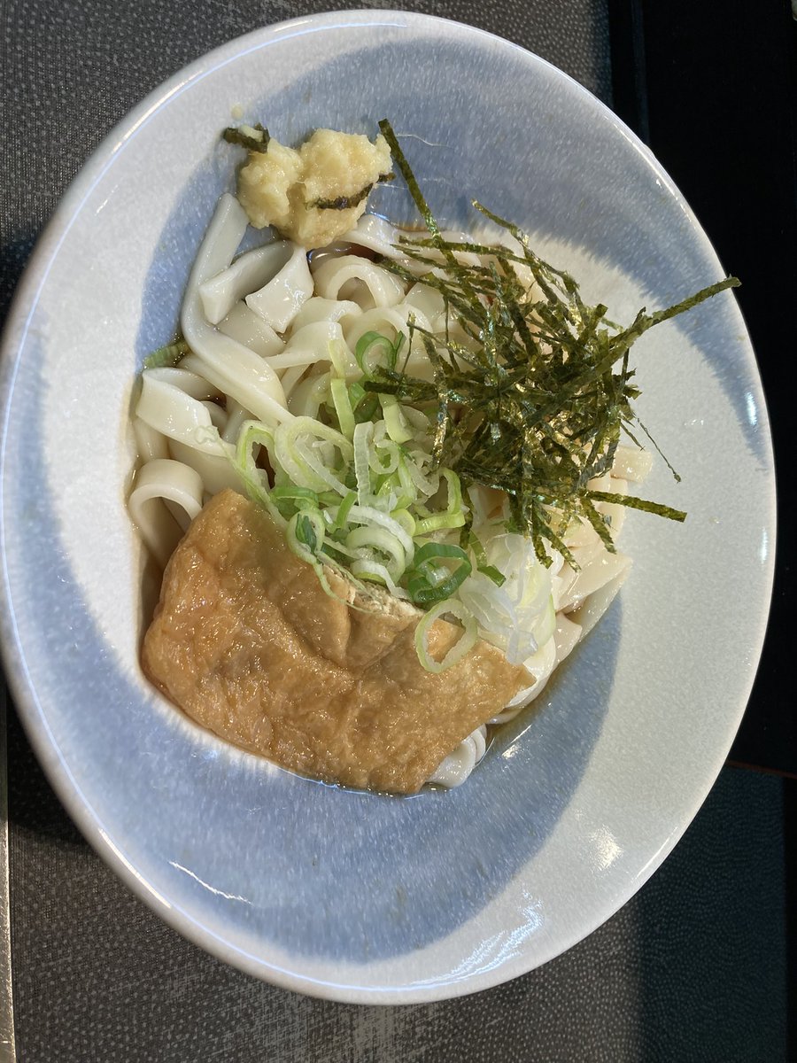 uedatatu's tweet photo. 名駅着いた
住よしで冷やしきしめん https://t.co/Ga4UHP12Pp