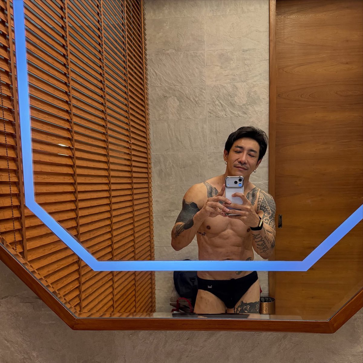 hiwphuchaii's tweet photo. พี่บอยค้าบบ 🤤 https://t.co/98SeGhJjLX