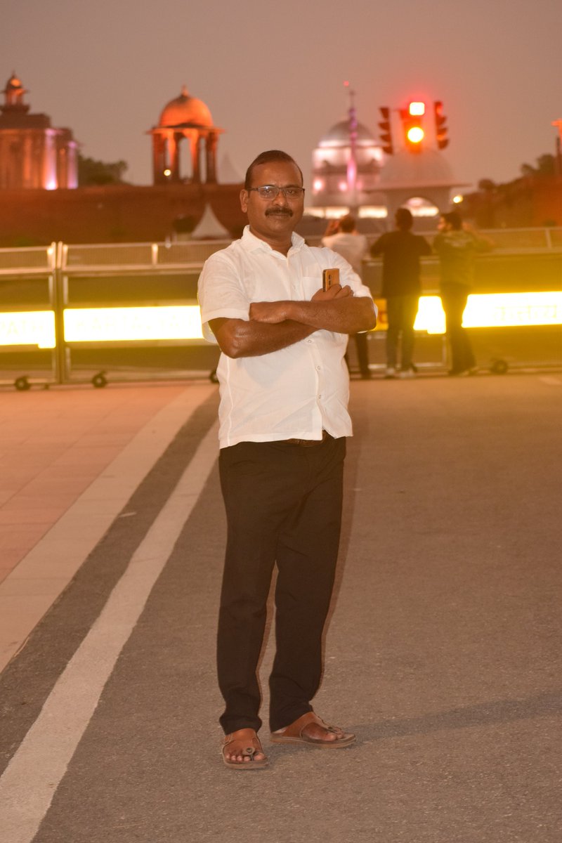 MKumar453340's tweet photo. விவசாயத்தை செய்பவர்கள்  நல்ல லாபத்துடன் நிம்மதியா  வாழ்ந்தால் நாடு முன்னேறும் அதற்கு முன்னெடுப்போம்  ! !அன்றாட வெட்டி செலவினங்களை குறைக்கவும் ? போலியான  கவர்ச்சியான விளம்பங்களை தடைசெய்து வருங்கால  இந்தியாவை முன்னேற்றலாம் https://t.co/ckEdoVz4Hk